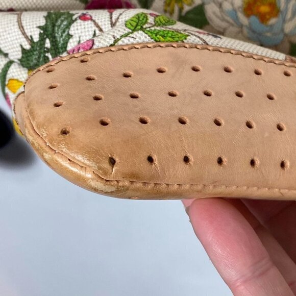 Gucci Flora Canvas Crossbody Bag with Leather Trim | Authenticated COA Included - Picture 5 of 13